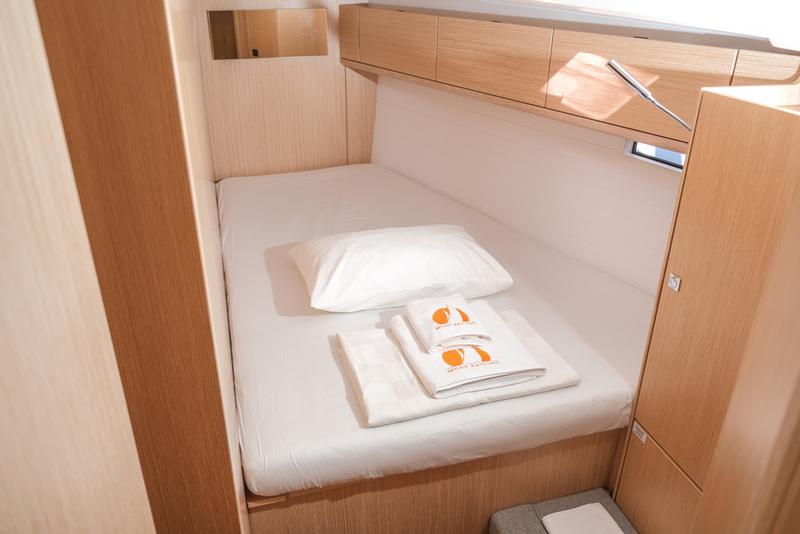 Book yachts online - sailboat - Bavaria Cruiser 46 - BARCELONA - rent