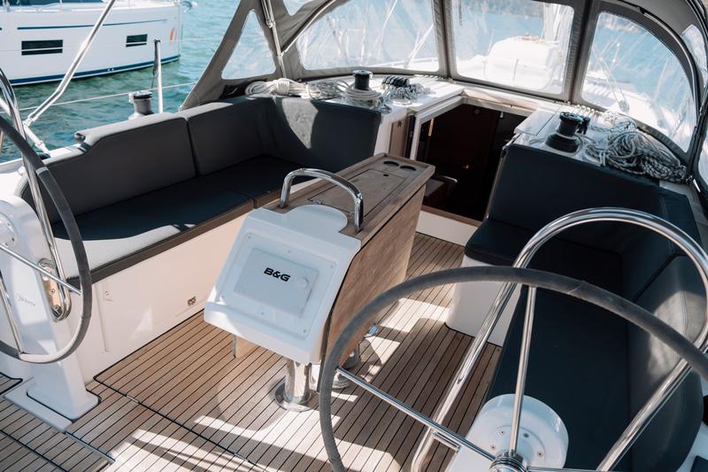Book yachts online - sailboat - Bavaria C42 - NOMAD - rent