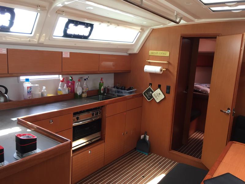 Book yachts online - sailboat - Bavaria Cruiser 46 - Ν - rent