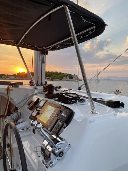 Book yachts online - catamaran - Lagoon 40 - L-40 Cat - rent
