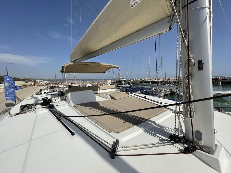 Book yachts online - catamaran - Lagoon 450  Flybridge - Zia Nella - rent