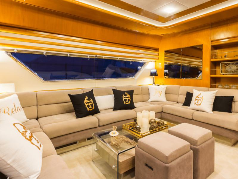 Book yachts online - motorboat - Ferretti 225 - Vento - rent