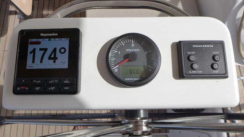 Book yachts online - sailboat - Dufour 360 - Mar me Quer - rent