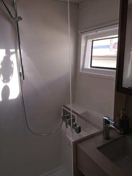 Book yachts online - catamaran - Lagoon 46 - AQUA VITAE (generator, air condition, watermaker, 2 SUP free of charge, underwater lights) *Skippered only* - rent