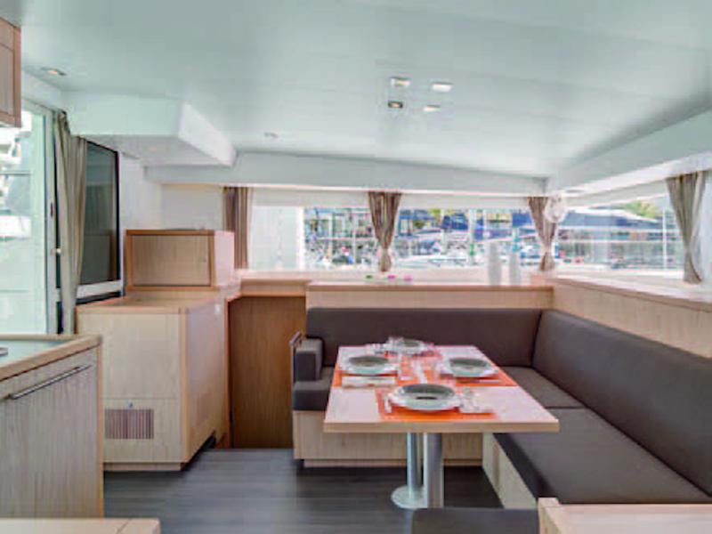 Book yachts online - catamaran - Lagoon 400 S2 - IRIS (1 SUP free of charge) - rent