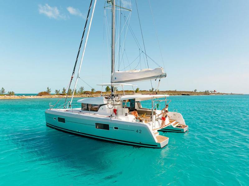 Book yachts online - catamaran - Lagoon 42 - BLUE STEEL (generator, air condition, water maker, 1 SUP free of charge, undewater lights) - rent