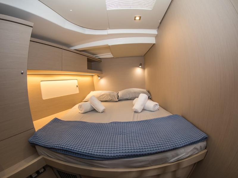 Book yachts online - sailboat - Oceanis 51.1 - NIREAS (generator, air condition, pearl grey hull, 1 SUP free of charge) - rent