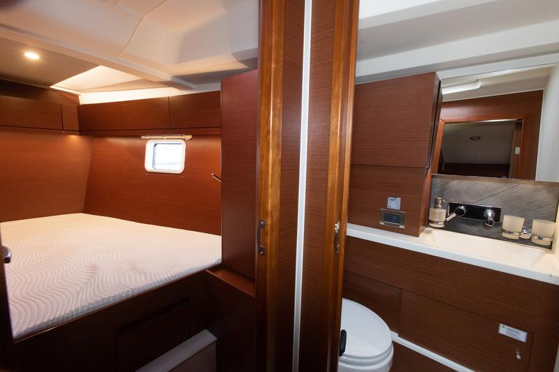 Book yachts online - sailboat - Hanse 508 - MEDUSA II (generator, air condition, electric barbeque, 1 SUP free of charge) - rent