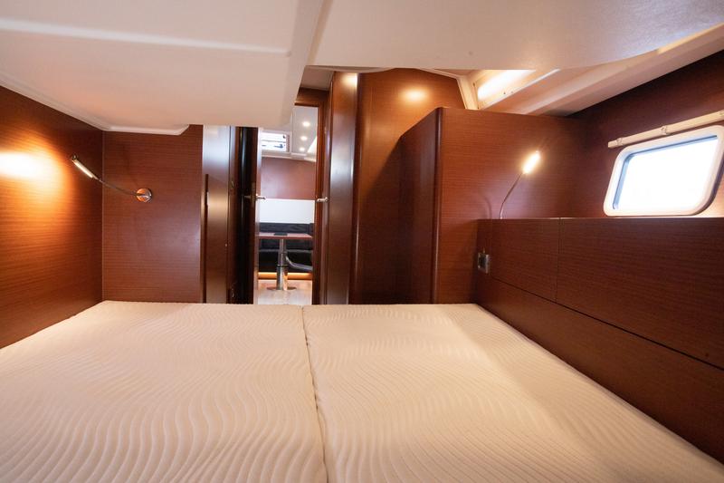 Book yachts online - sailboat - Hanse 508 - MEDUSA II (generator, air condition, electric barbeque, 1 SUP free of charge) - rent