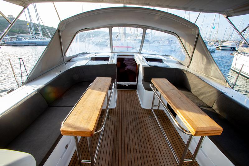 Book yachts online - sailboat - Hanse 508 - MEDUSA II (generator, air condition, electric barbeque, 1 SUP free of charge) - rent