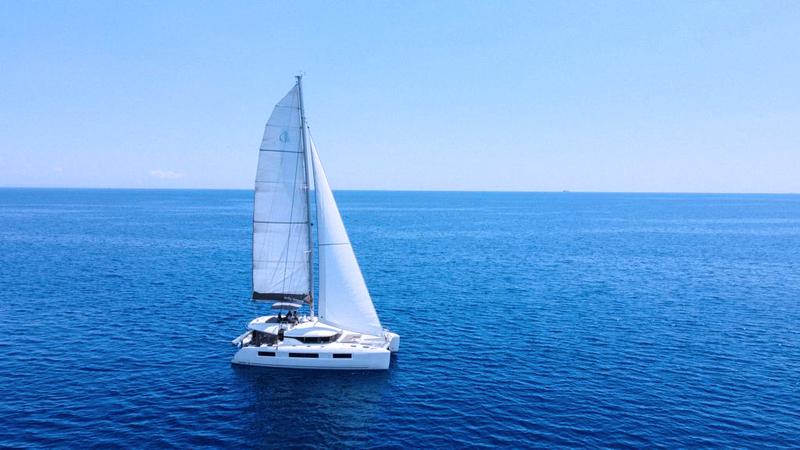 Book yachts online - catamaran - Lagoon 50 - VICTORIA (VIP EQUIPPED, Generator, Air-condition, Watermaker, Teak cockpit, Underwater lights, TV, Icemaker, 2 SUP, Wifi) *Skippered only* - rent