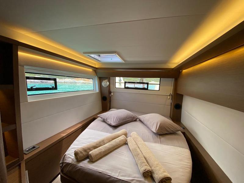 Book yachts online - catamaran - Lagoon 50 - VICTORIA (VIP EQUIPPED, Generator, Air-condition, Watermaker, Teak cockpit, Underwater lights, TV, Icemaker, 2 SUP, Wifi) *Skippered only* - rent