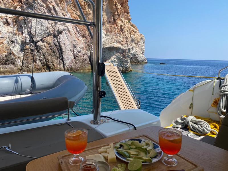 Book yachts online - catamaran - Lagoon 50 - VICTORIA (VIP EQUIPPED, Generator, Air-condition, Watermaker, Teak cockpit, Underwater lights, TV, Icemaker, 2 SUP, Wifi) *Skippered only* - rent