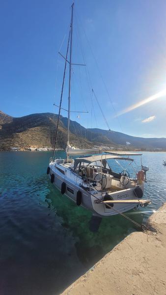 Book yachts online - sailboat - Oceanis 40.1 - FERRARI (Premium Specs: air condition, pearl grey hull Electric WC, Inverter, Underwater lights) - rent