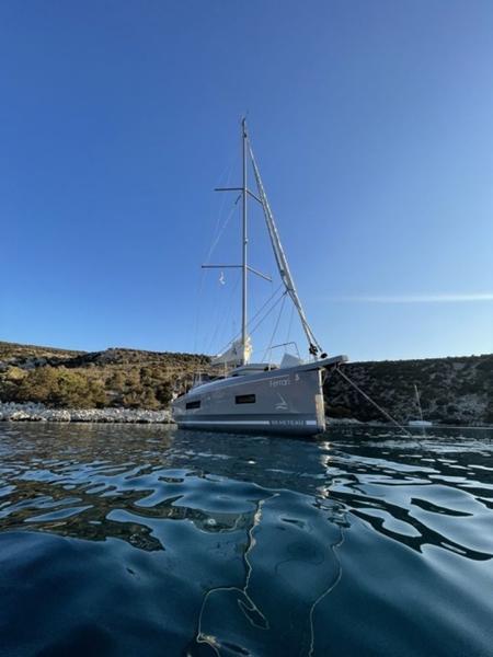 Book yachts online - sailboat - Oceanis 40.1 - FERRARI (Premium Specs: air condition, pearl grey hull Electric WC, Inverter, Underwater lights) - rent