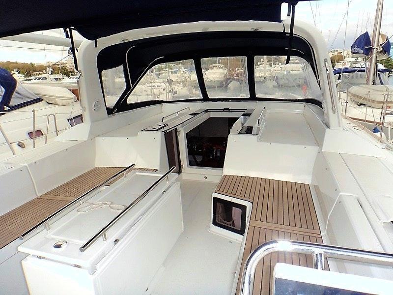 Book yachts online - sailboat - Oceanis 55 - LUCKY TRADER (generator, air condition, premium blue hull, 1 SUP free of charge) - rent