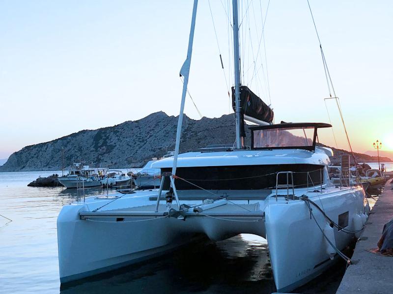 Book yachts online - catamaran - Lagoon 42 - ALEXANDROS (generator, air condition, watermaker, 1 SUP free of charge) - rent