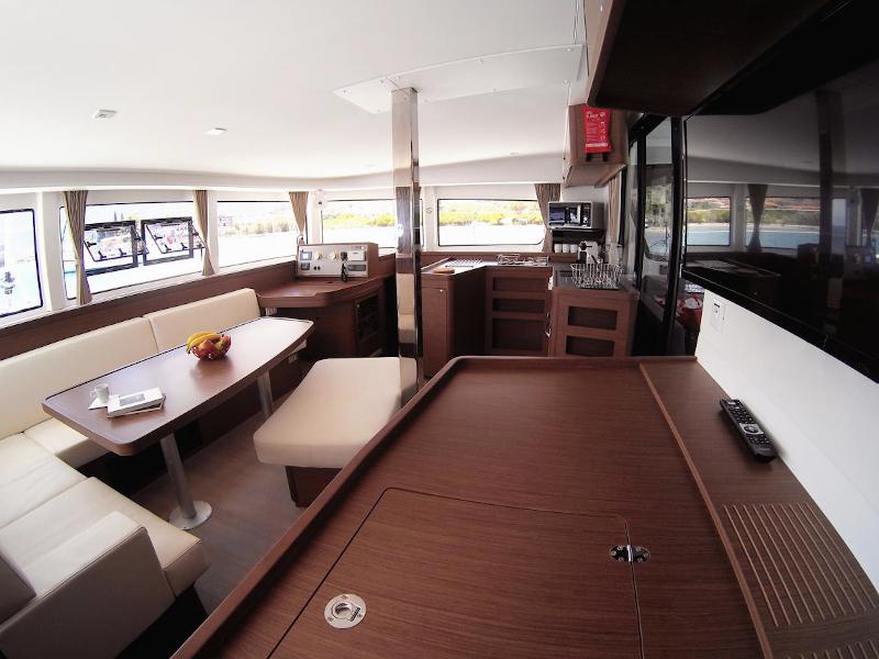 Book yachts online - catamaran - Lagoon 42 - ALEXANDROS (generator, air condition, watermaker, 1 SUP free of charge) - rent