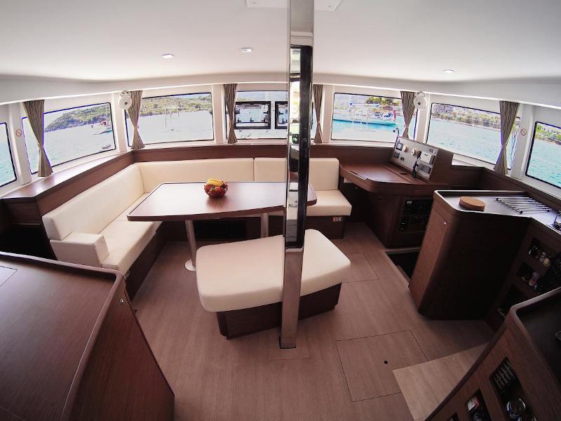 Book yachts online - catamaran - Lagoon 42 - ALEXANDROS (generator, air condition, watermaker, 1 SUP free of charge) - rent