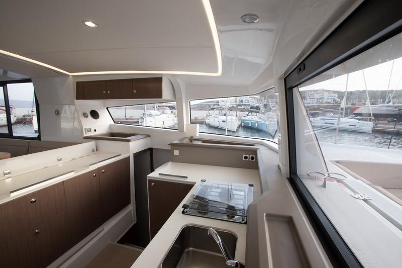 Book yachts online - catamaran - Bali 4.1 - MEDUSA I (generator, air condition, 1 SUP free of charge) - rent