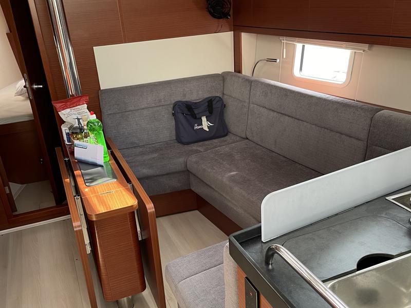 Book yachts online - sailboat - Hanse 388 - MEDUSA III - rent