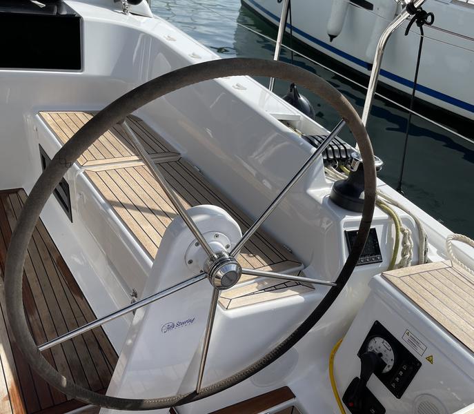 Book yachts online - sailboat - Hanse 388 - MEDUSA III - rent