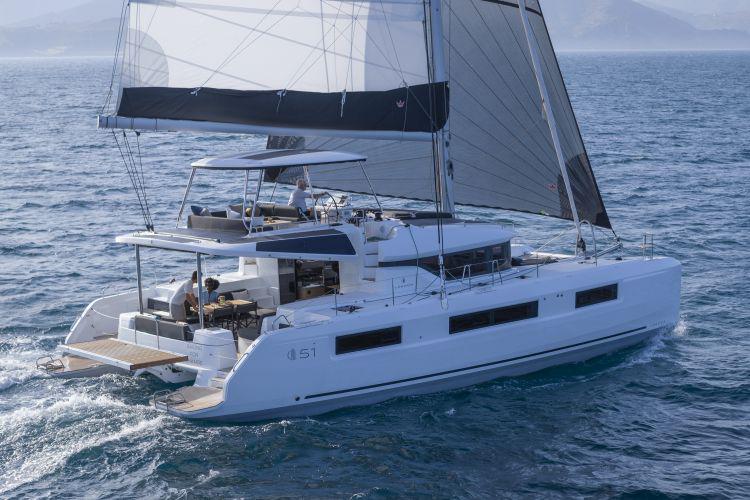 Book yachts online - catamaran - Lagoon 51 - JEWEL (Charter rate includes VAT, Skipper Fee, Generator, Air-condition, Watermaker, Icemaker, Dishwasher, 2 SUP, Tubes, Kids Water-ski, Sea scooter, Electric BBQ) *Skippered only* - rent