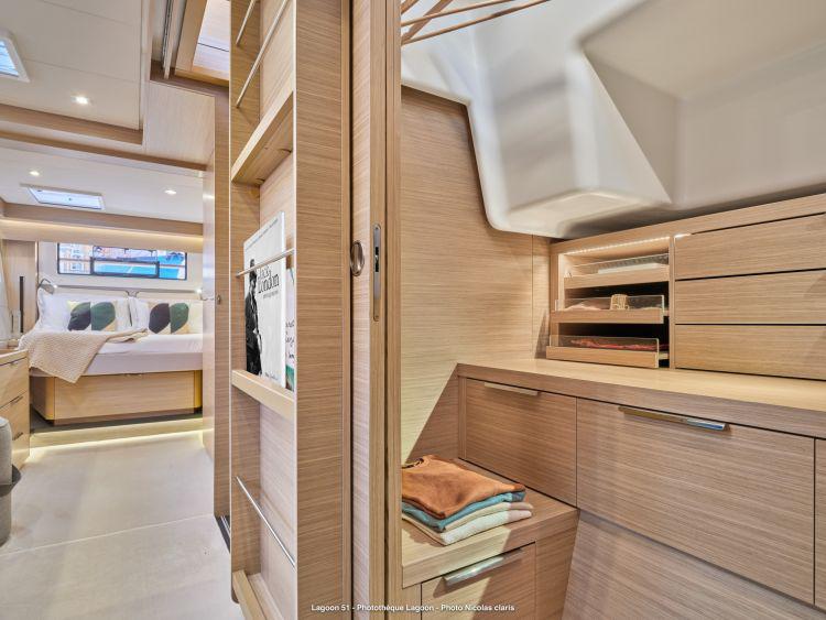 Book yachts online - catamaran - Lagoon 51 - JEWEL (Charter rate includes VAT, Skipper Fee, Generator, Air-condition, Watermaker, Icemaker, Dishwasher, 2 SUP, Tubes, Kids Water-ski, Sea scooter, Electric BBQ) *Skippered only* - rent