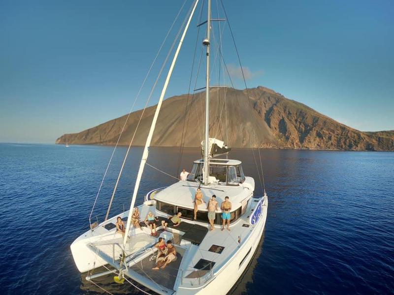 Book yachts online - catamaran - Lagoon 50 - Colibrì Platinum Service - rent