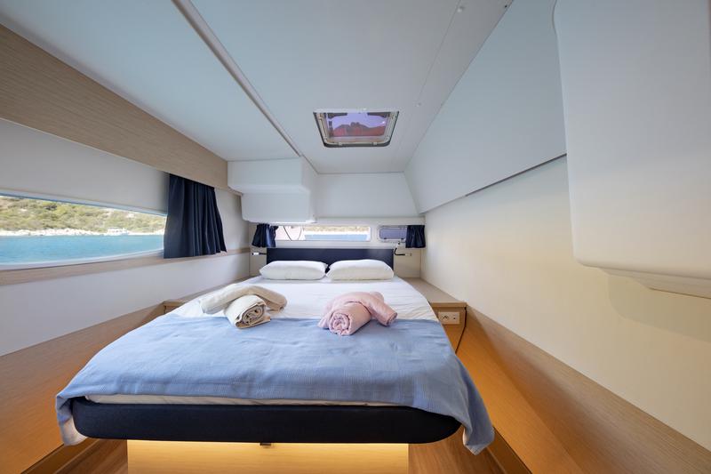 Book yachts online - catamaran - Helia 44 - Zeldam - rent