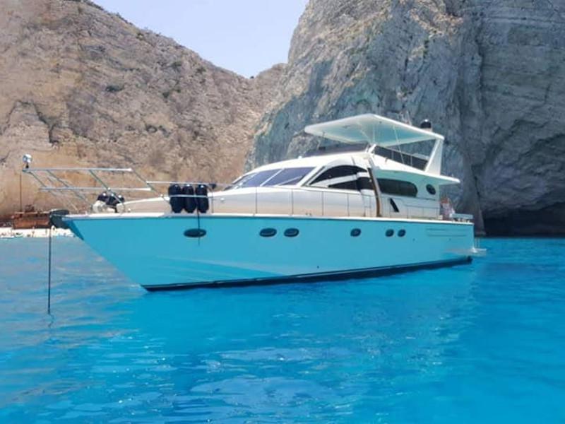 Book yachts online - motorboat - Posillipo Technema 68 - Sofia - rent