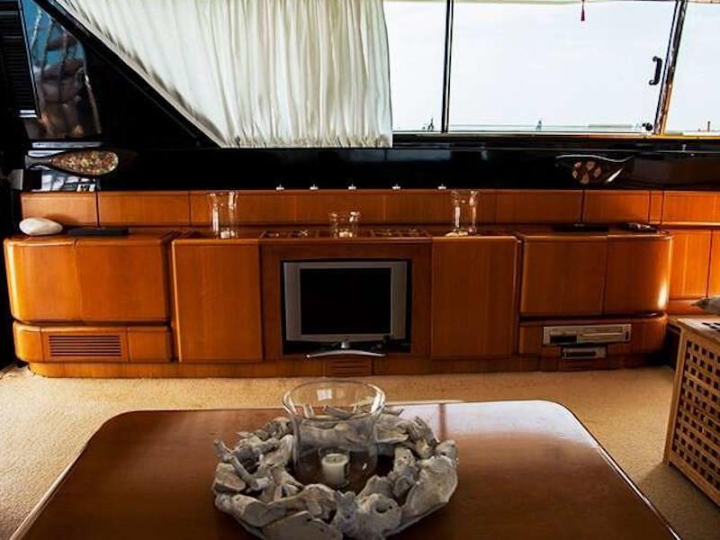 Book yachts online - motorboat - Posillipo Technema 68 - Sofia - rent