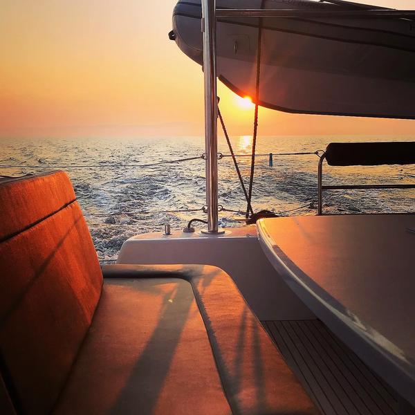 Book yachts online - catamaran - Lagoon 42 - Euphoria - rent