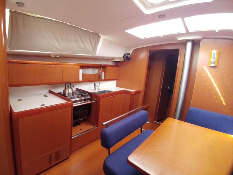 Book yachts online - sailboat - Oceanis 43 - BELUGA - rent