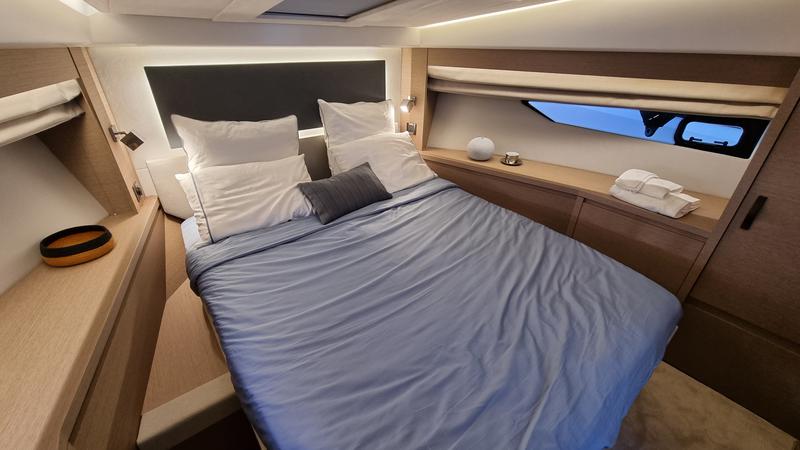 Book yachts online - motorboat - Prestige 520 - ALIZÉ - rent