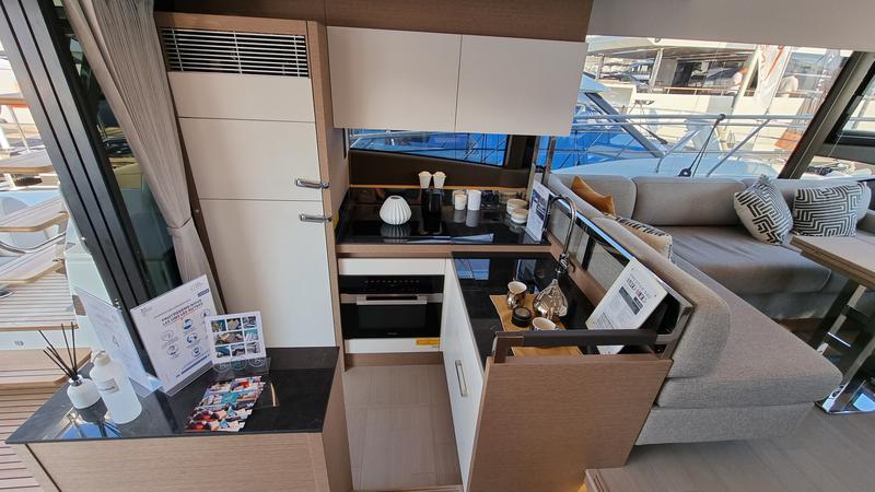 Book yachts online - motorboat - Prestige 520 - ALIZÉ - rent