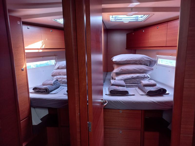 Book yachts online - sailboat - Dufour 500 GL - Maestro - rent
