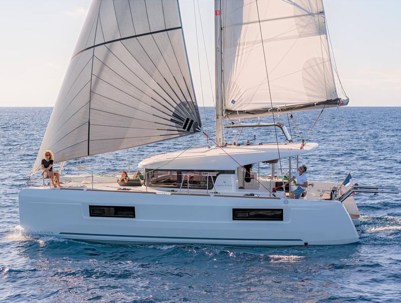 Book yachts online - catamaran - Lagoon 40 Owner Version - Lubina - rent