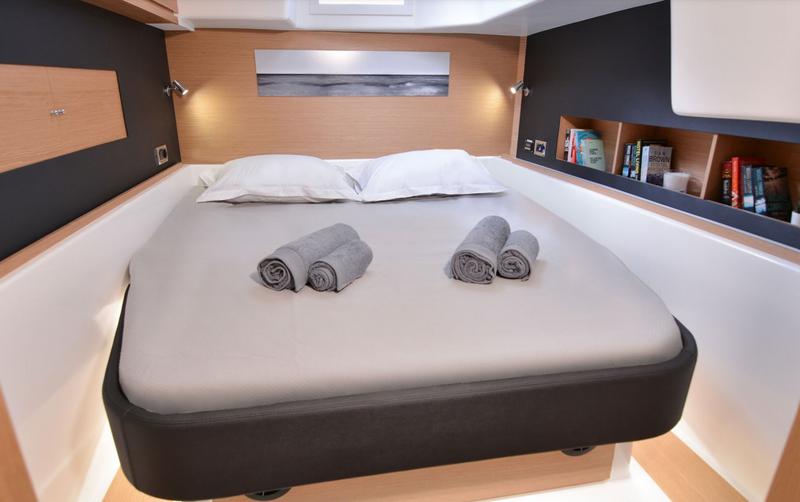 Book yachts online - catamaran - Dufour Catamaran 48 - Safira - rent