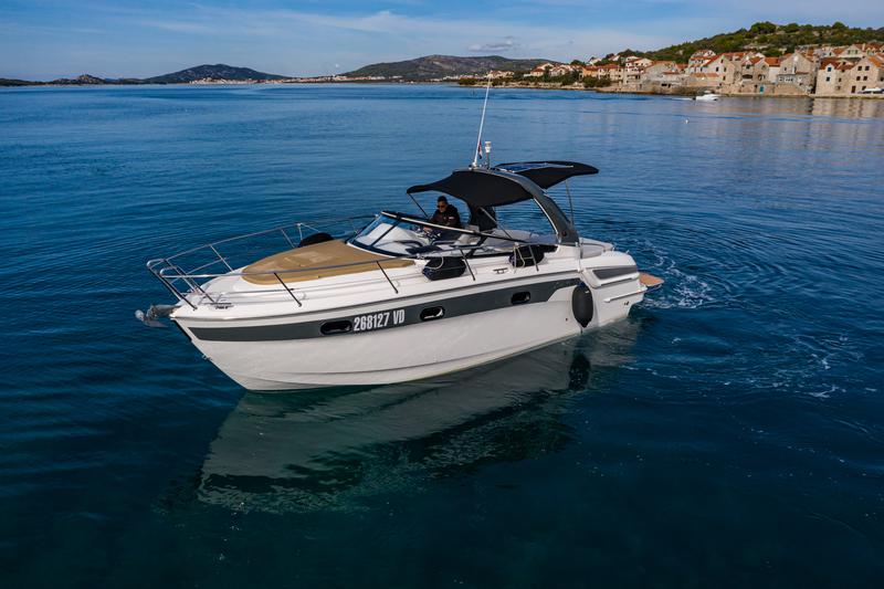 Book yachts online - motorboat - Bavaria 29 Sport - Rina - rent