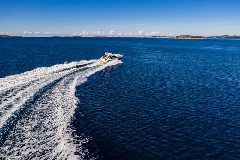 Book yachts online - motorboat - Sessa C35 - Ela - rent