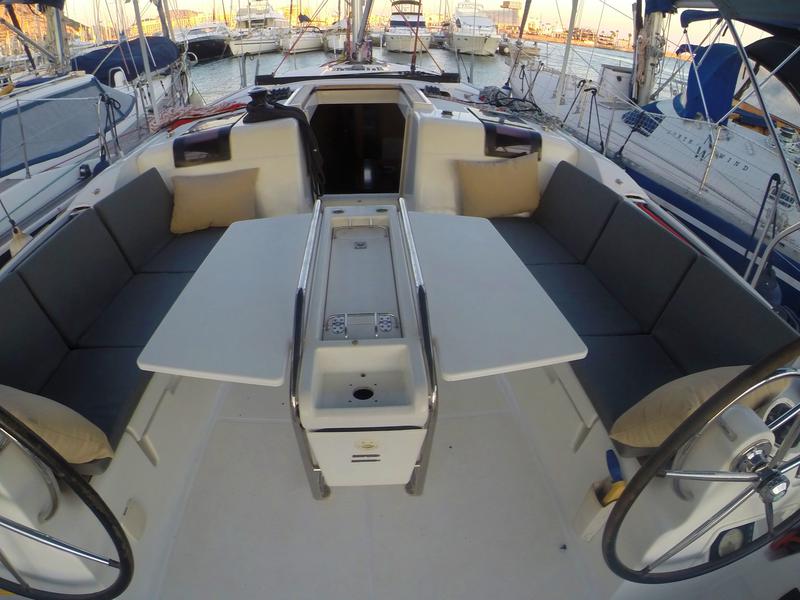 Book yachts online - sailboat - Sun Odyssey 439 - Esquitx - rent