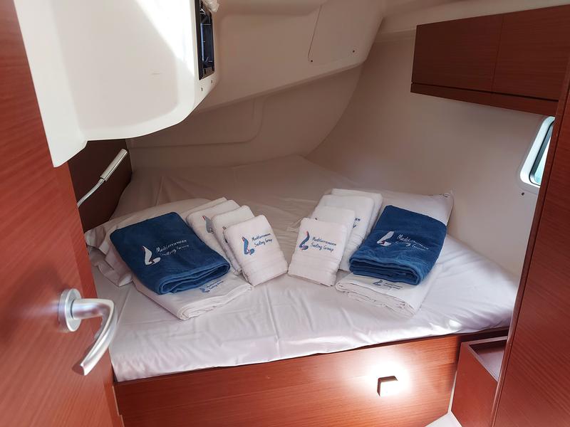 Book yachts online - sailboat - Hanse 418 - Pasithea - rent