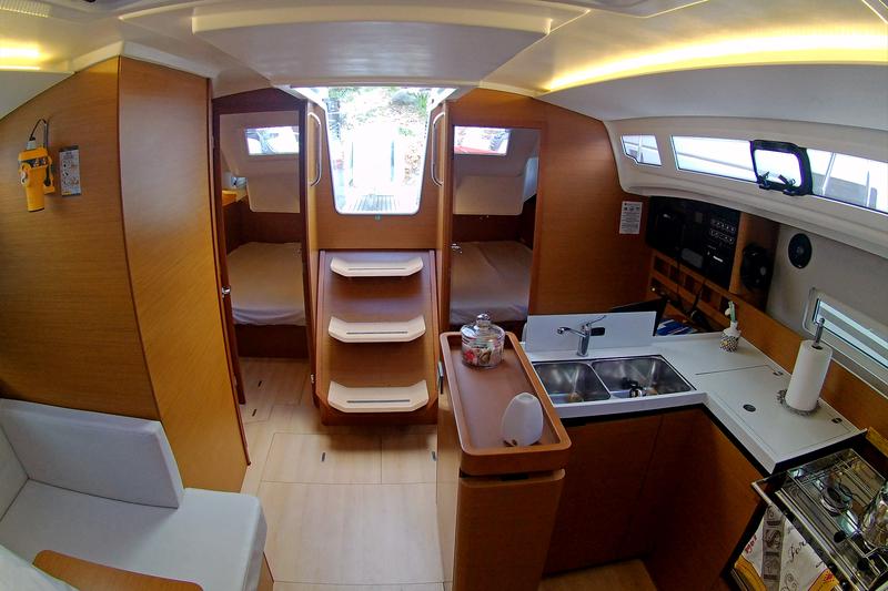 Book yachts online - sailboat - Sun Odyssey 410 - Evelina - rent