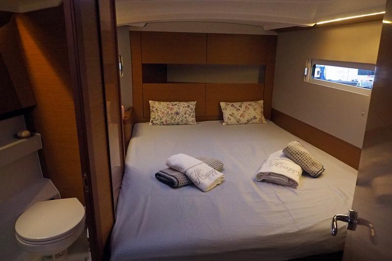 Book yachts online - sailboat - Sun Odyssey 410 - Evelina - rent