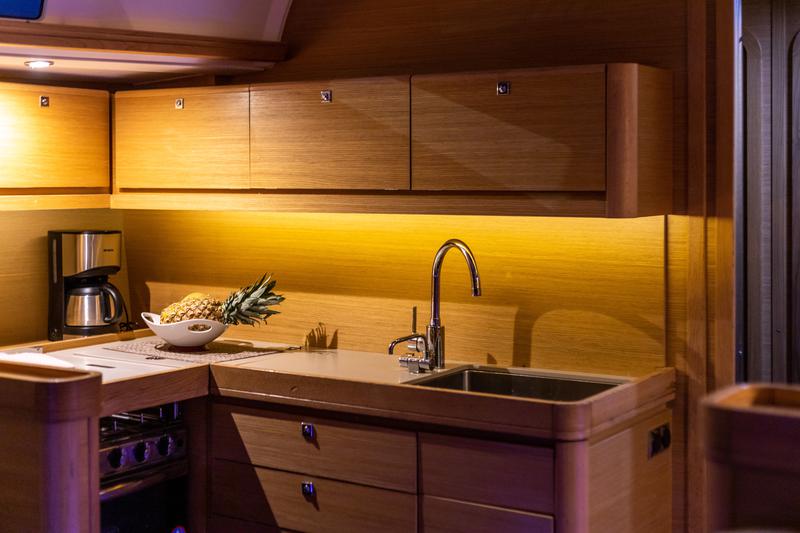 Book yachts online - sailboat - Dufour 460 Grand Large - Anma - rent