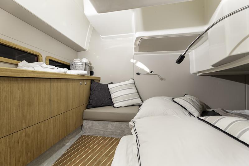 Book yachts online - motorboat - Adriana 36 - Gaja - rent