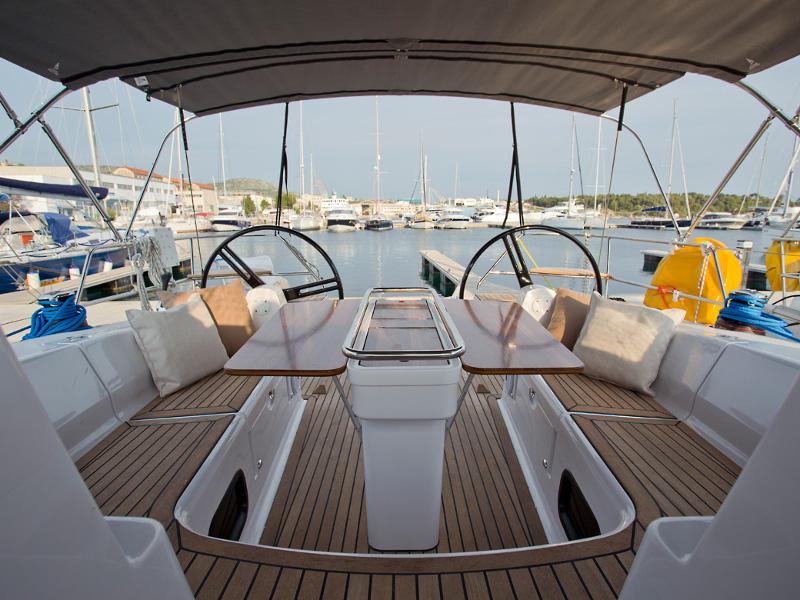 Book yachts online - sailboat - Elan 45 Impression - KYRA - rent