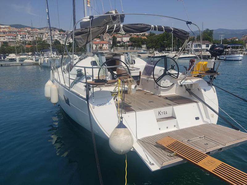 Book yachts online - sailboat - Elan 45 Impression - KYRA - rent