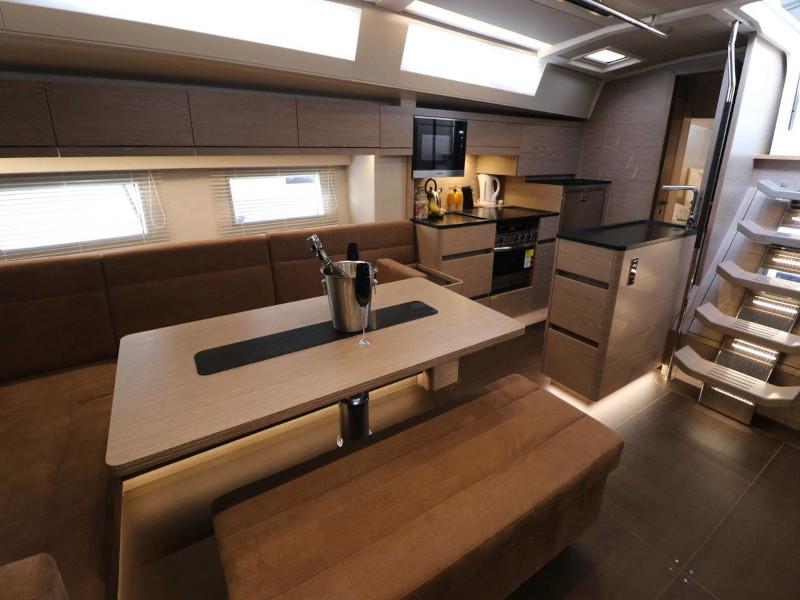 Book yachts online - sailboat - Hanse 548 - MILA FELICE - rent